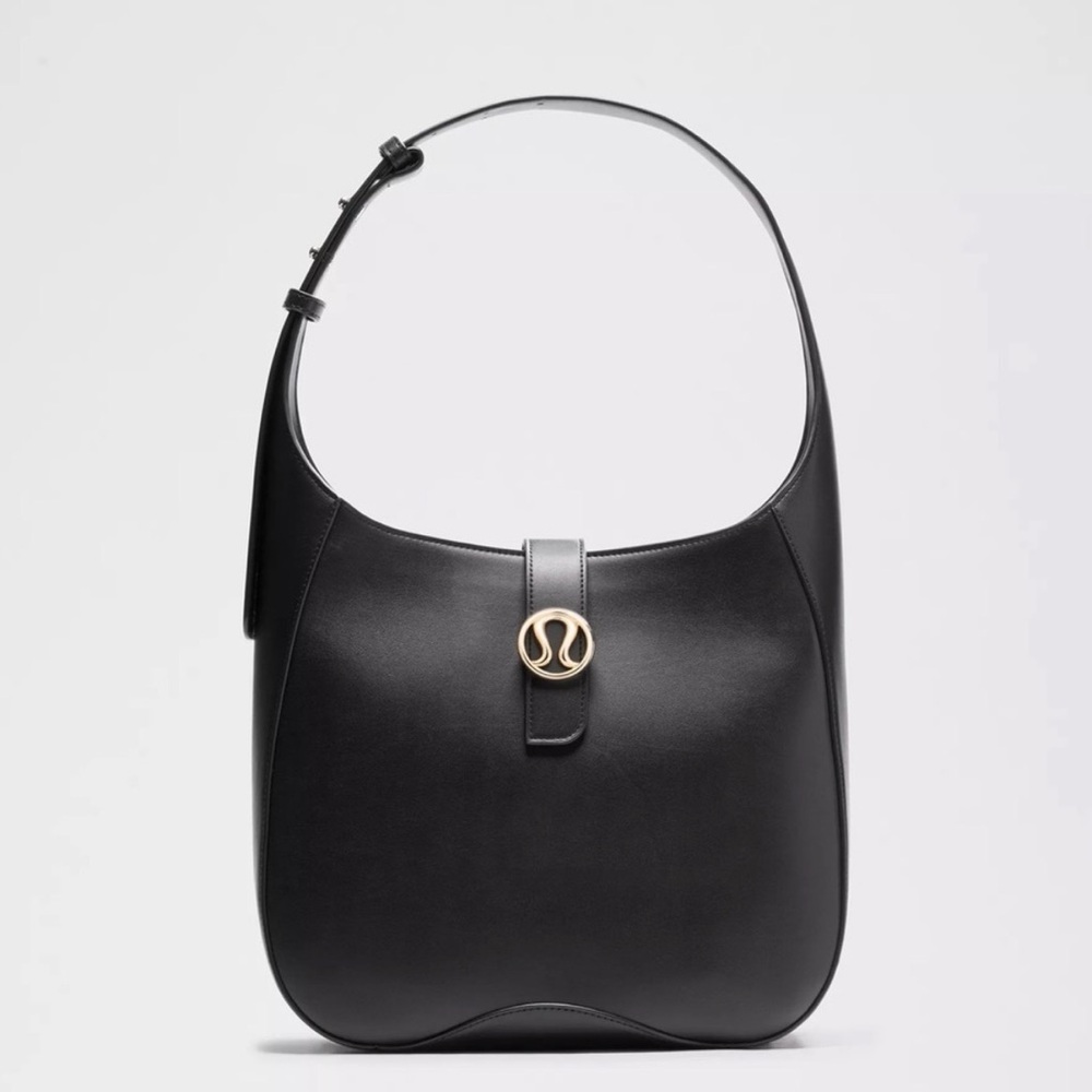 🆕 NWT Lululemon 8L Leather Alternative Bag with Gold Logo Accent